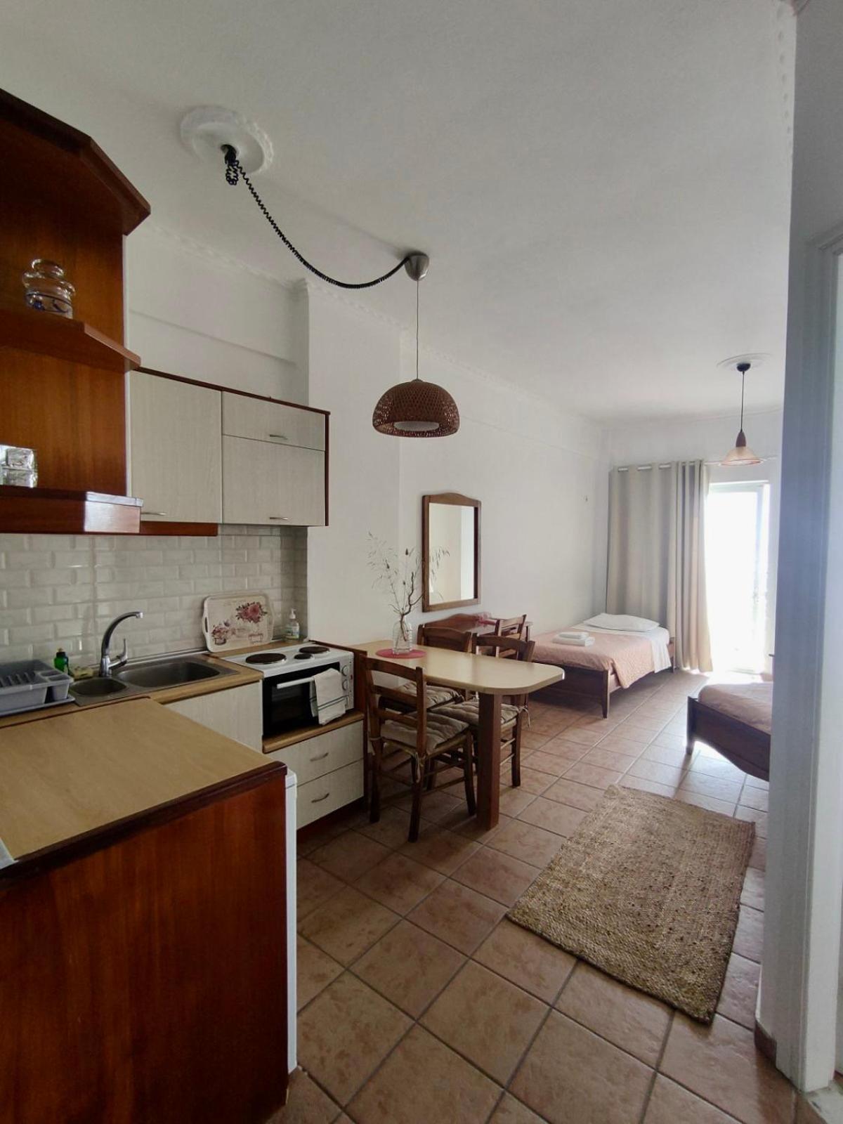 Nereides Apartments Agios Gordios  Extérieur photo