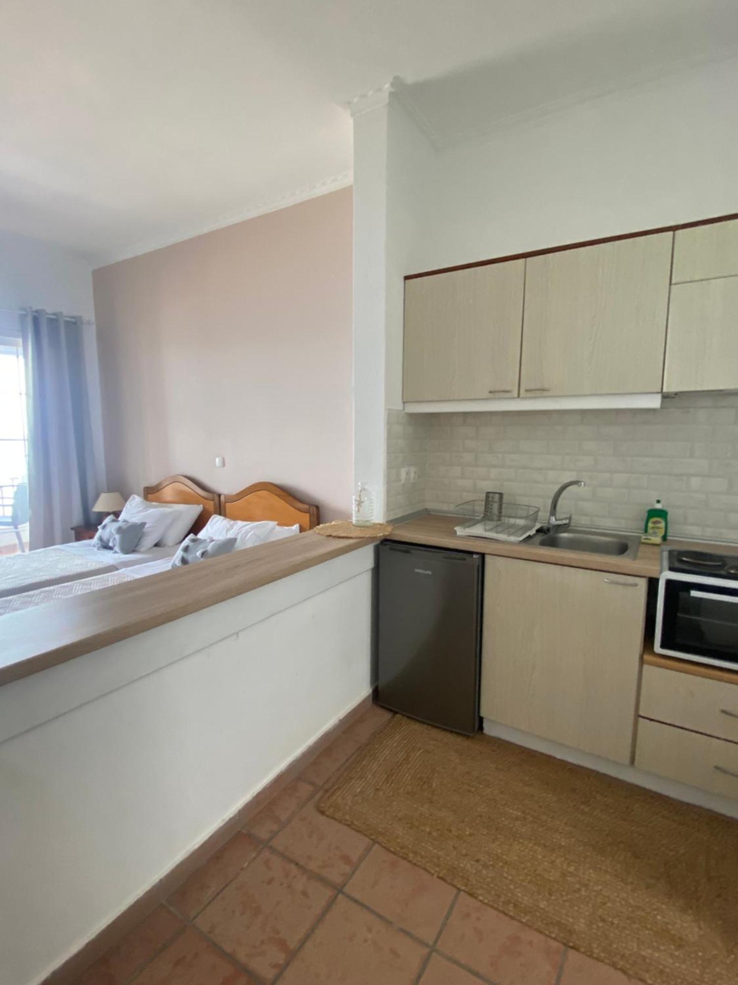 Nereides Apartments Agios Gordios  Extérieur photo