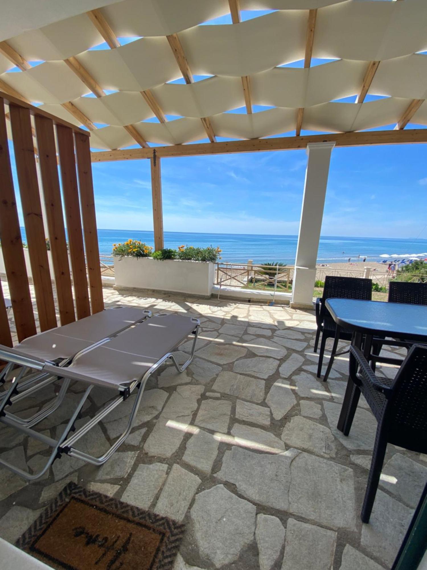 Nereides Apartments Agios Gordios  Extérieur photo
